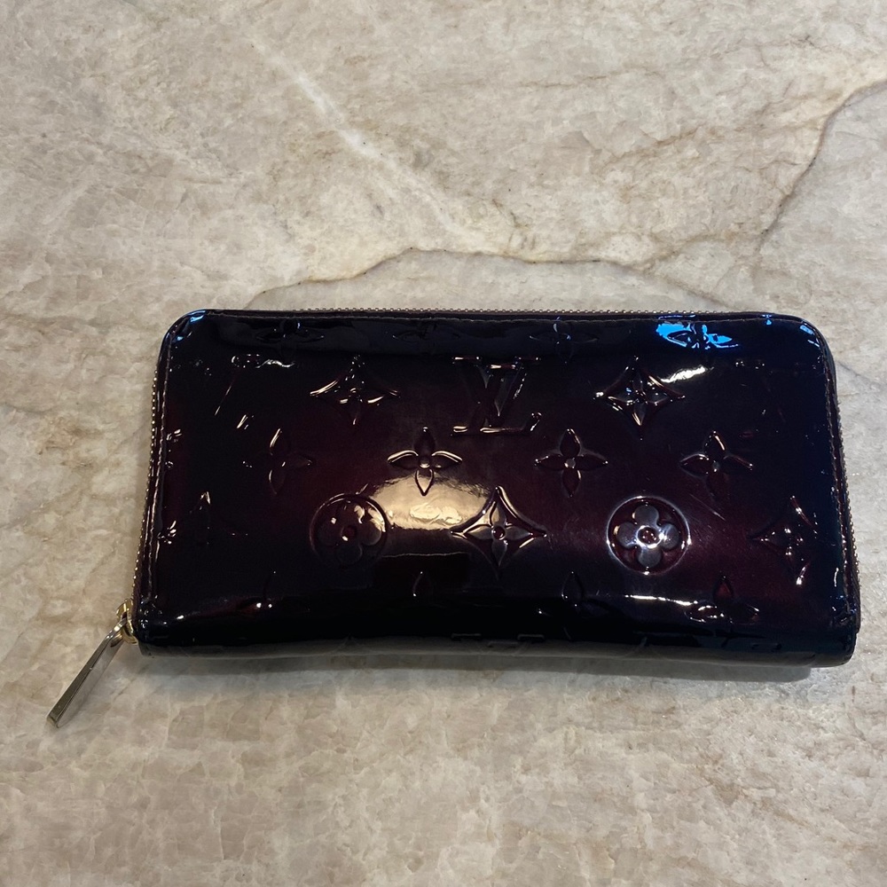 Louis Vuitton Monogram Vernis Zippy Wallet